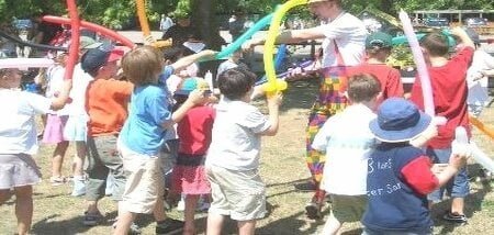 Hire Children's Party Entertainer Magic OZ the really fun guaranteed Birthday parties