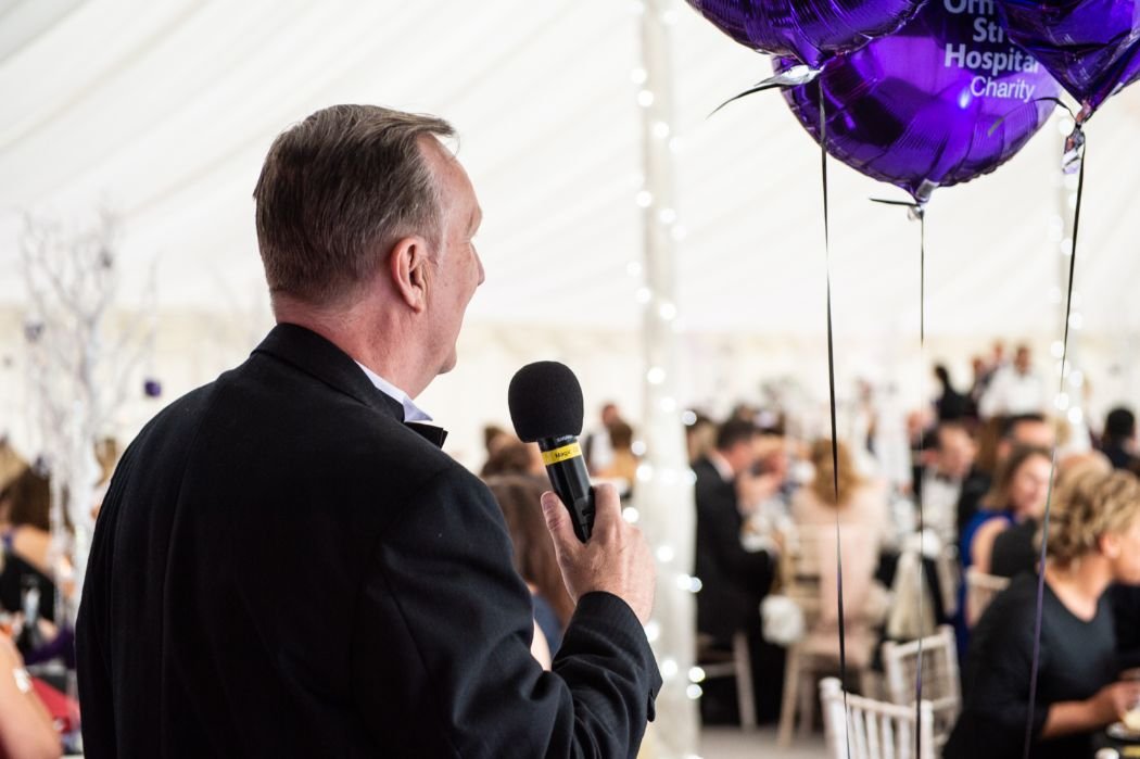 No.1 Magician Uxbridge Magic OZ the fun Magician Uxbridge